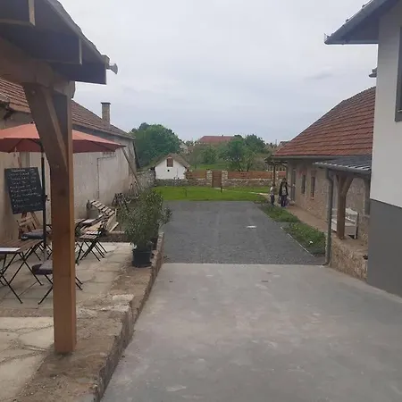 Apartment Myrtus Borbar Es Vendeghaz