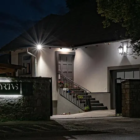 Myrtus Borbar Es Vendeghaz Appartement